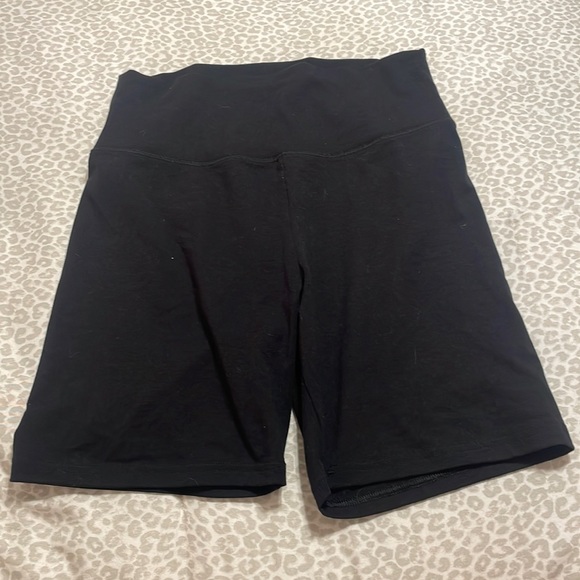 aerie Pants - Black Aerie Offline Hi-Rise Biker Shorts